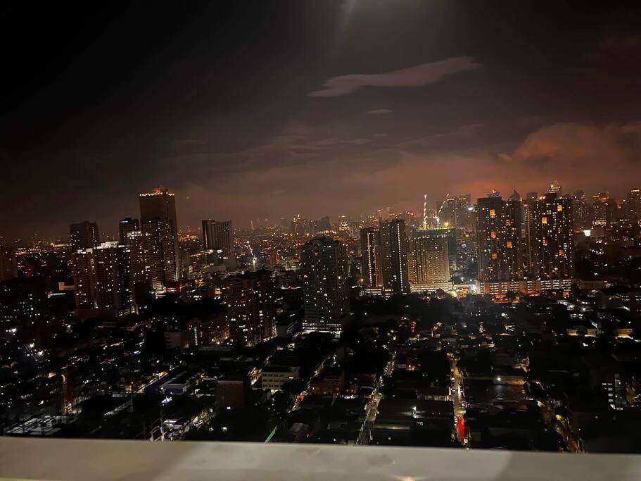 Breeze Residences - 1Br Unit With Balcony -Top Floor مانيلا المظهر الخارجي الصورة