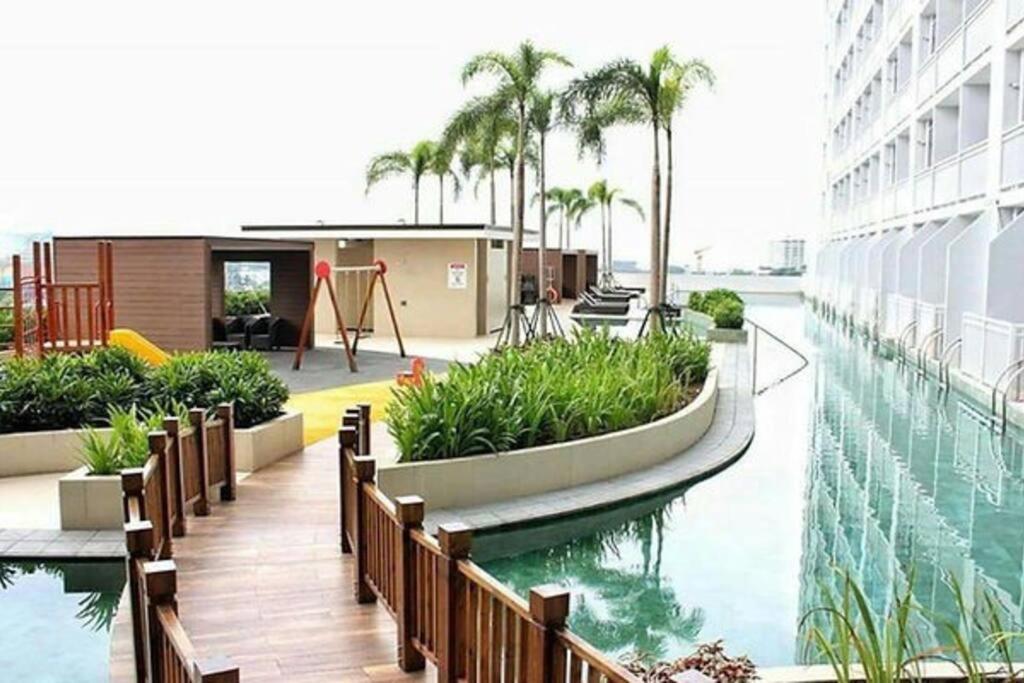 Breeze Residences - 1Br Unit With Balcony -Top Floor مانيلا المظهر الخارجي الصورة